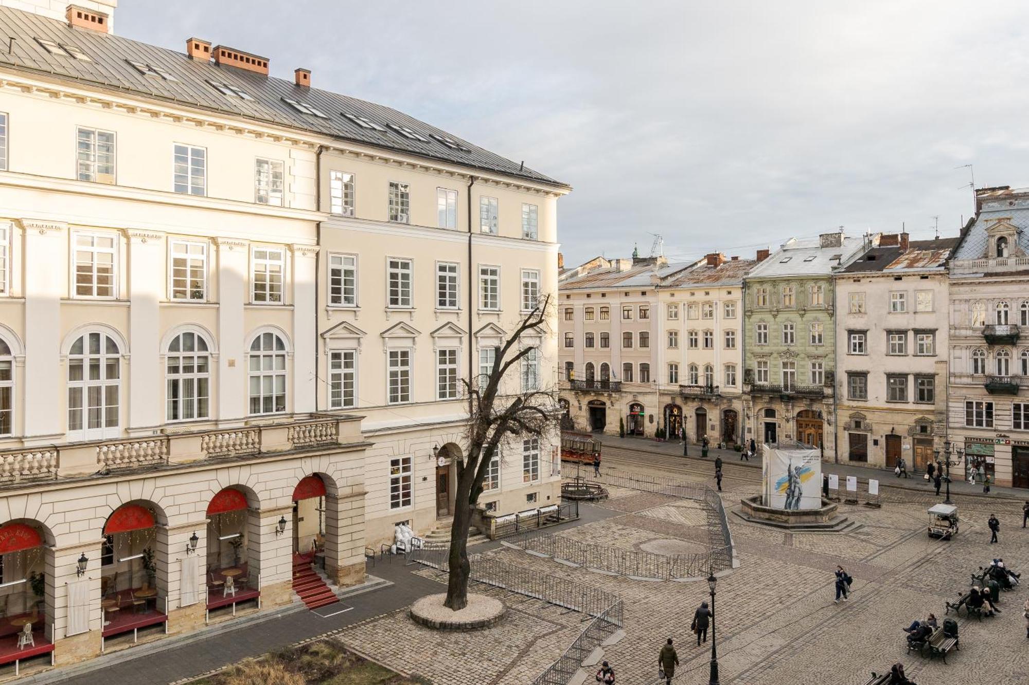 Inshiapartments On Rynok Square إلفيف المظهر الخارجي الصورة